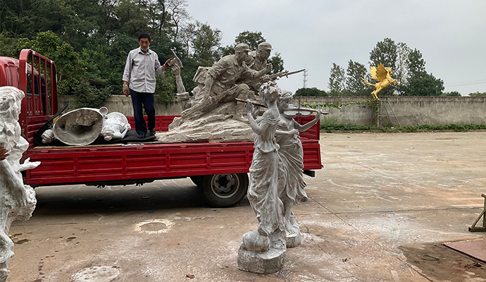 玻璃鋼準備批膩子.jpg 玻璃鋼準備批膩子.jpg